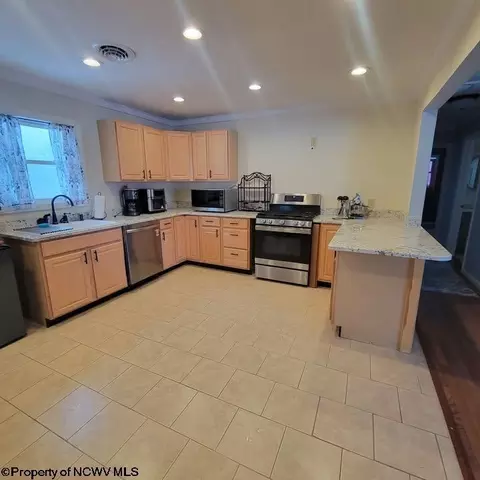 Kitchen - 197 Second St, Thomas, WV 26292 photo 1 of 2