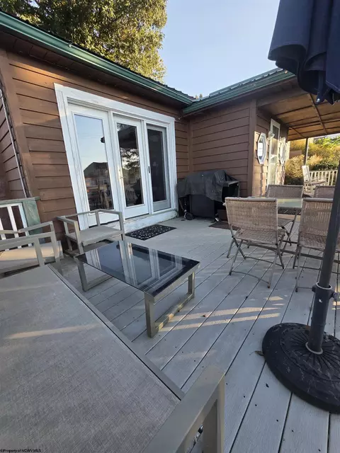 Exterior - 262 Brown St, Thomas, WV 26292 photo 5 of 10