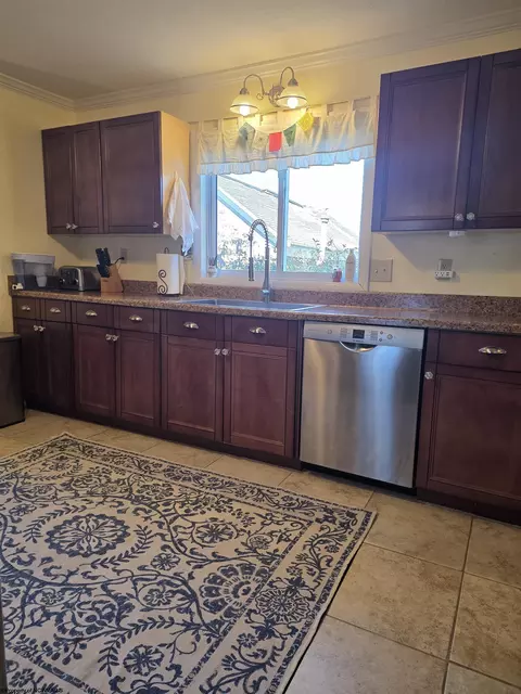 Kitchen - 262 Brown St, Thomas, WV 26292 photo 3 of 4