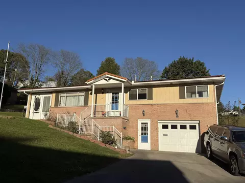 1133 Village Way, Fairmont, WV 26554