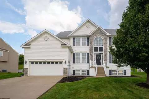 448 Blackberry Ridge Dr, Morgantown, WV 26508