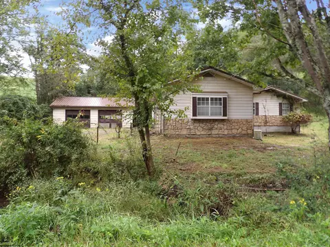 277 Gladys Ave, Reynoldsville, WV 26422