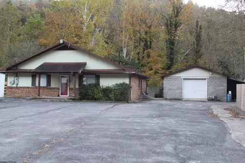 632 Point Mountain Rd, Webster Springs, WV 26288