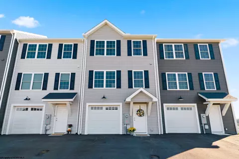 4 Swallowtail St, Fairmont, WV 26554