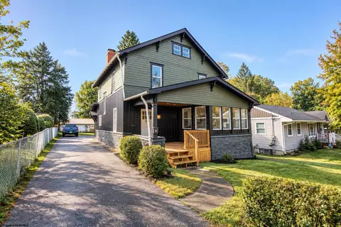 604 Country Club Rd, Fairmont, WV 26554