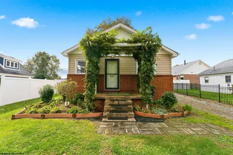 1127 Munsey Ave, Morgantown, WV 26505