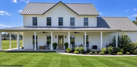 380 Jewel City Blvd, Meadowbrook, WV 26404