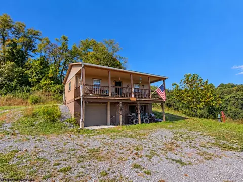 1066 Statler Run Rd, Fairview, WV 26570