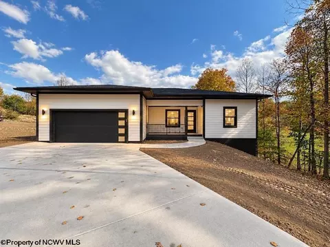 202 King Dr, Kingwood, WV 26537