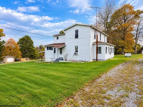 181 Hundley St, Masontown, WV 26542