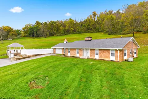 3574 Freedom Hwy, Fairmont, WV 26554