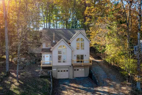 275 Paradise Cir, Morgantown, WV 26508