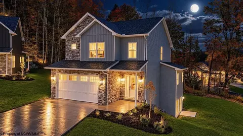 202 Sabre Ct, Morgantown, WV 26508