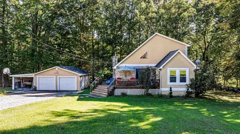 253 Arbogast Ln, Morgantown, WV 26508