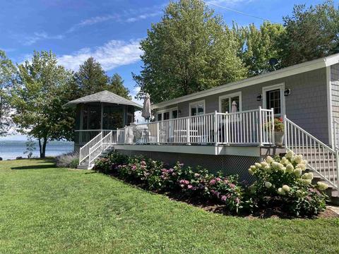 1028 Holiday Point Rd North Hero Vt 05474 38 Photos Mls 4824902 Movoto