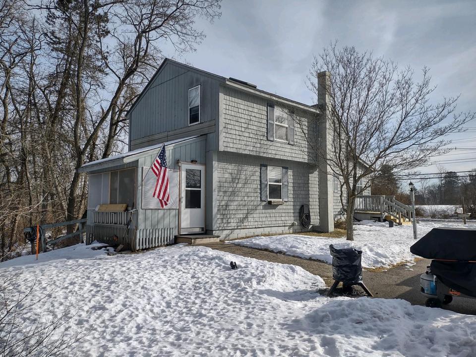 172 Clinton St, Concord, NH 03301 16 Photos MLS 4896682 Movoto