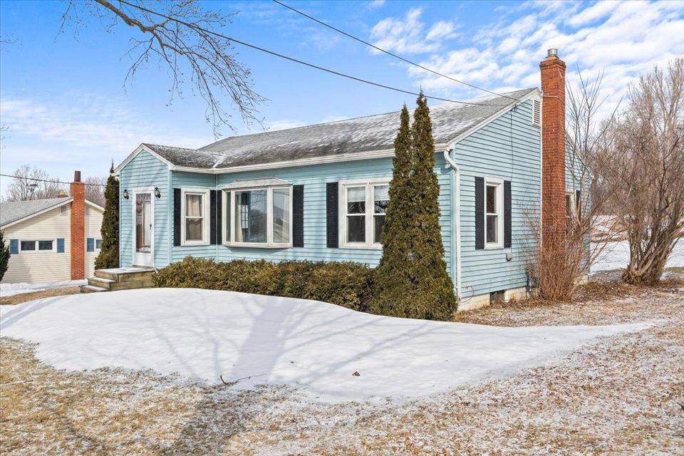 111 Upper Welden St, Saint Albans, VT 05478 26 Photos MLS 4898875