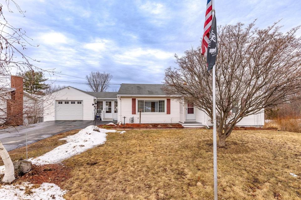 12 Dover Point Rd, Dover, NH 03820 33 Photos MLS 4900283 Movoto