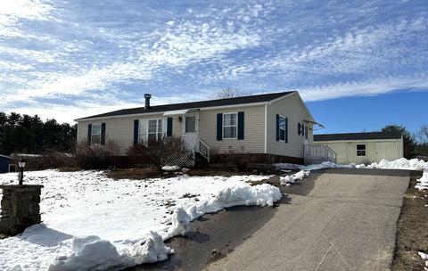 8 Lilac Ct, Raymond, NH 03077 | 19 Photos | MLS #4945942 - Movoto