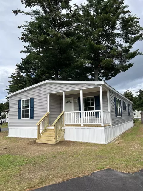 21 Cedar St, Hinsdale, NH 03451