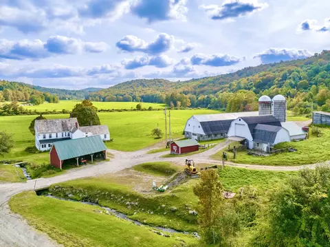 36 Woffenden Rd, Wilmington, VT 05363