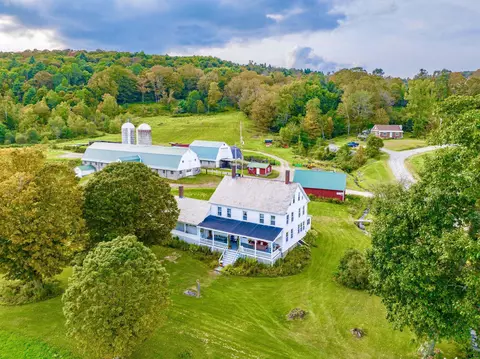 36 Woffenden Rd, Wilmington, VT 05363
