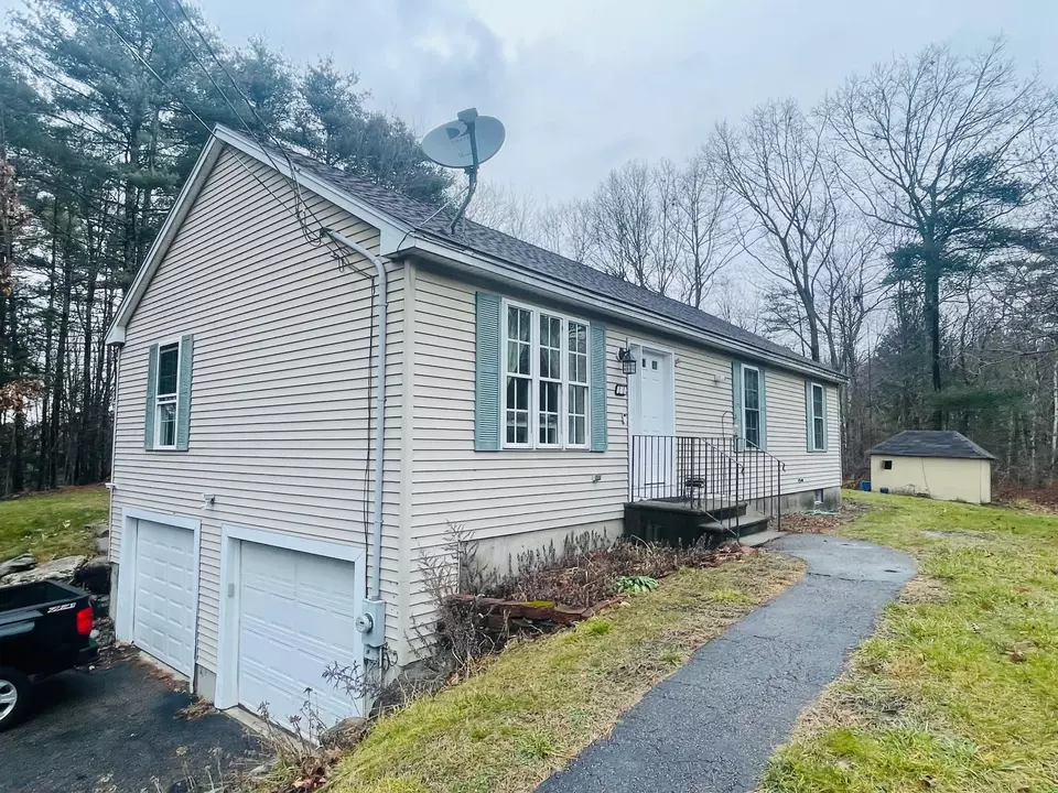 11 Lane Rd, Raymond, NH 03077 5 Photos Movoto