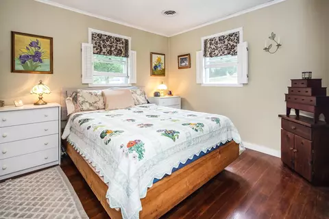 Bedroom - 10 Old Town Rd, Castleton, VT 05735 photo 3 of 4