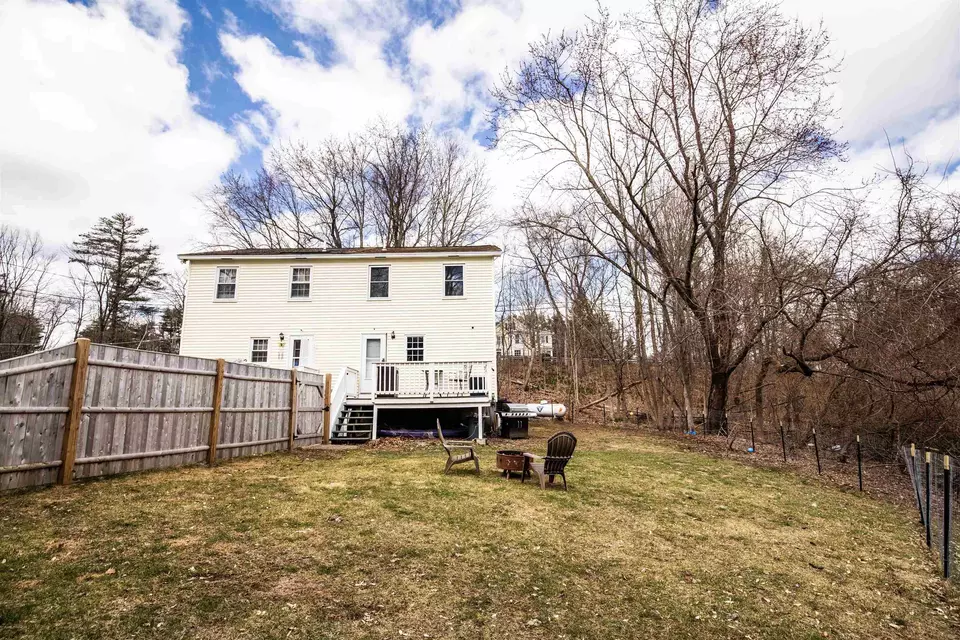 67 Rd L, Derry, NH 03038 30 Photos Movoto