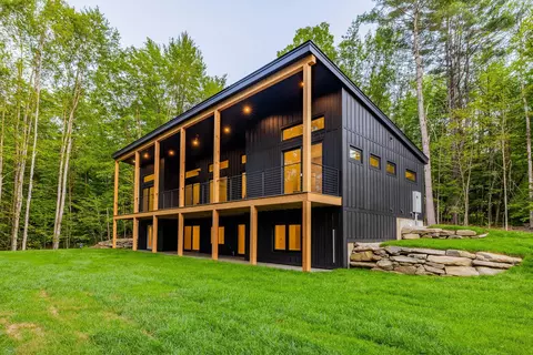 399 Bentley Rd, Hartford, VT 05059