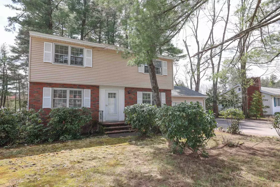 382 Boynton St, Bedford, NH 03110 40 Photos Movoto