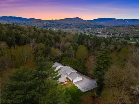62 Winterbird Rd, Stowe, VT 05672