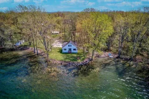570 Lapan Rd, St. Albans Town, VT 05481