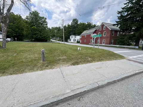 83 Main St, Ludlow, VT 05149 photo 4