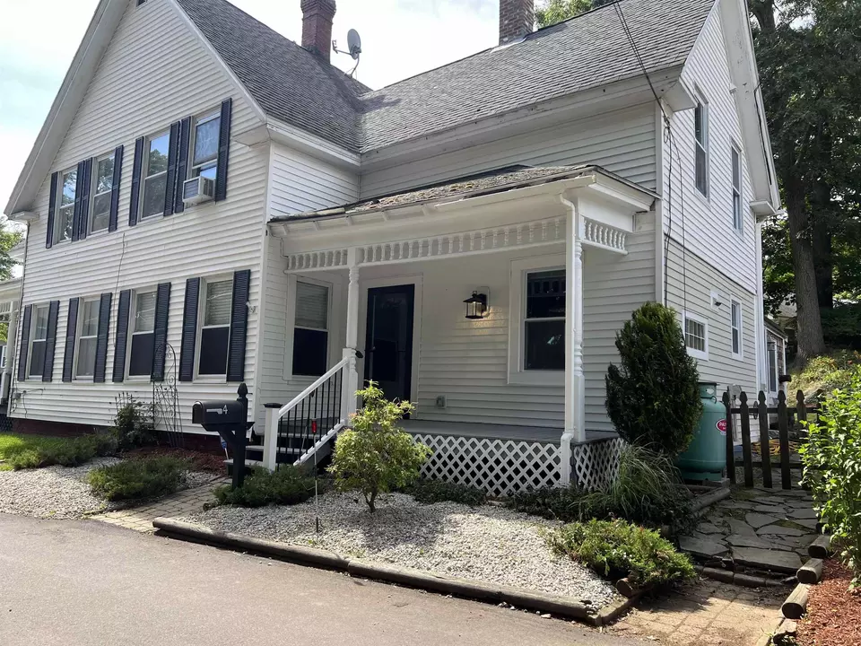 4 Hardy Ct, Derry, NH 03038 35 Photos Movoto