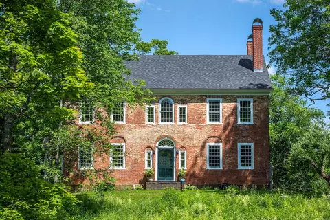 61 Academy Cir, Woodstock, VT 05071