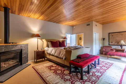 Bedroom - 454 Mountain Rd, Stratton, VT 05360 photo 3 of 4