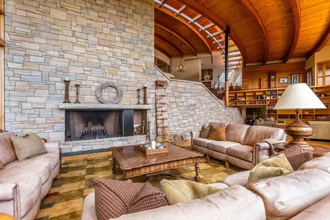 Living - 454 Mountain Rd, Stratton, VT 05360 photo 3 of 4
