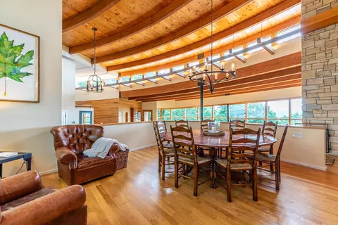 Dining - 454 Mountain Rd, Stratton, VT 05360 photo 2 of 3