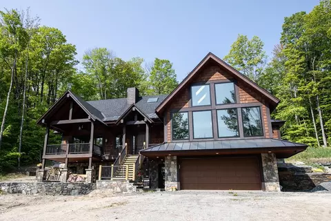 113 N Village Rd, Ludlow, VT 05149