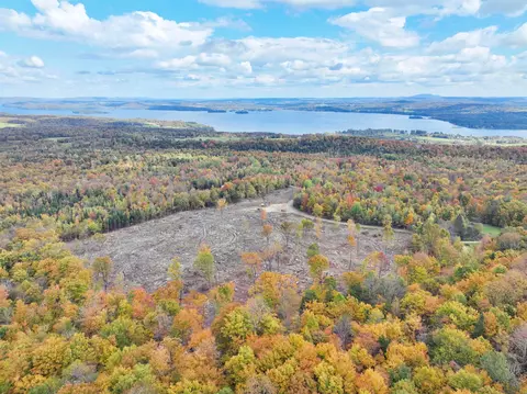 842 Gibbs Rd, Newport Town, VT 05857
