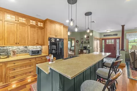 Kitchen - 36 Emerson Dr, Jericho, VT 05465 photo 2 of 4