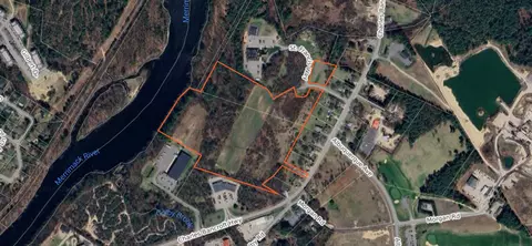 490 Charles Bancroft Hwy, Litchfield, NH 03052