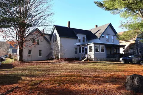 13 Hawthorn St, Hartford, VT 05001