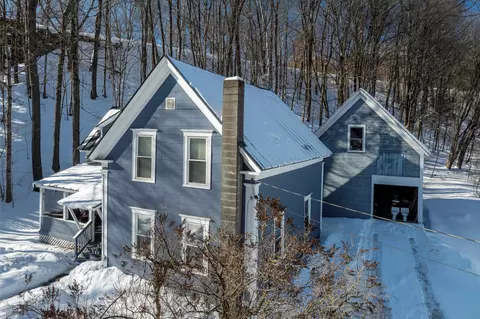 2 Pond St, Ludlow, VT 05149
