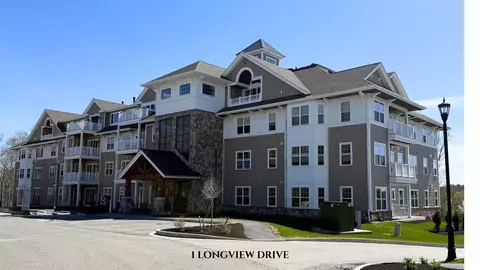 1 Longview Dr #106, Atkinson, NH 03811