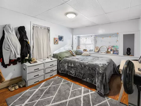 Bedroom - 25 31 North St, Proctor, VT 05765 photo 1 of 5