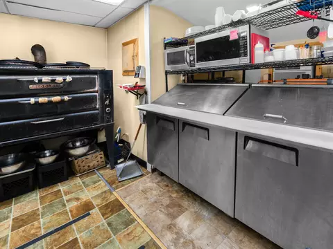 Kitchen - 25 31 North St, Proctor, VT 05765 photo 3 of 10