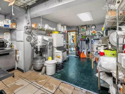 Kitchen - 25 31 North St, Proctor, VT 05765 photo 8 of 10