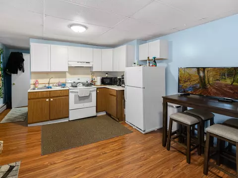 Kitchen - 25 31 North St, Proctor, VT 05765 photo 9 of 10